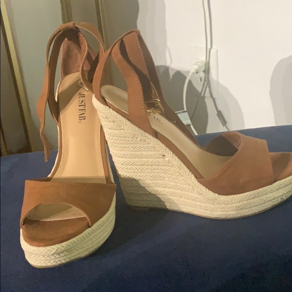 Summer wedges